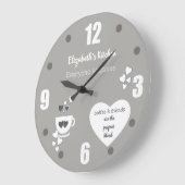 グレーと白と名前コーヒーカップとハート ラージ壁時計 (傾斜)