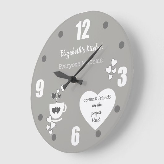 グレーと白と名前コーヒーカップとハート ラージ壁時計 (傾斜)