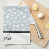 グレーと白のデイジー パーソナライズされた キッチンタオル (四つ折り)