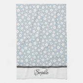 グレーと白のデイジー パーソナライズされた キッチンタオル (縦)