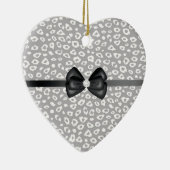 グレーと白のヒョウのプリント(弓つき) セラミックオーナメント (右)