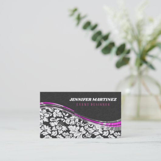 グレーと白のピンクのアクセント付きマスク 名刺 (スタンド正面)