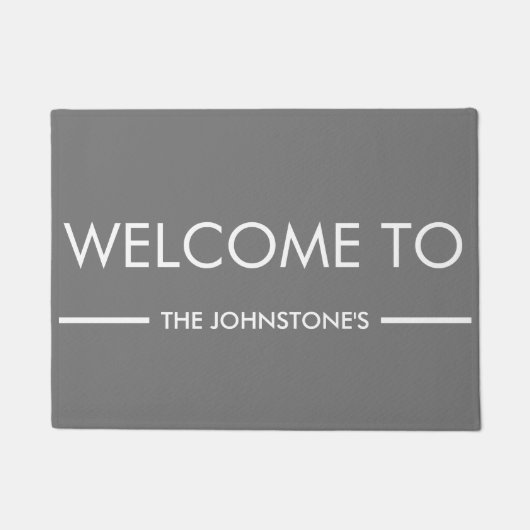 グレーと白のファミリー名のパーソナライズされた歓迎 ドアマット (正面)