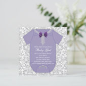 グレーと紫のダマスクの赤ちゃん女の子シャワー 招待状 (スタンド正面)