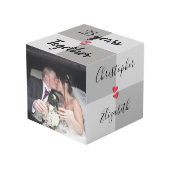 グレーと赤の結婚記念日ギフト 名前と写真入り フォトキューブ (正面アングル)