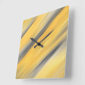 グレーと黄色の対角線抽象芸術 スクエア壁時計 (傾斜)