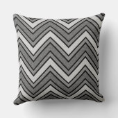 グレーと黒のスケッチのシェブロン クッション (裏面)
