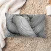 グレーと黒の布のソファ ランバークッション (ブランケット)