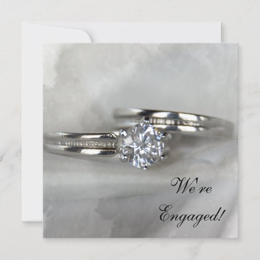 グレーのエンゲージメントパーティー招待状の結婚指輪 招待状 (正面)