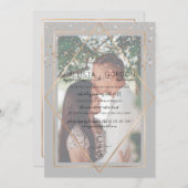 グレーのゴールドのコンフェッティボーダー フォトエンゲージメント 招待状 (正面/裏面)