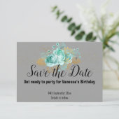 グレーのゴールド フローラル チェブロン SAVE THE DATE RSVP カード (スタンド正面)