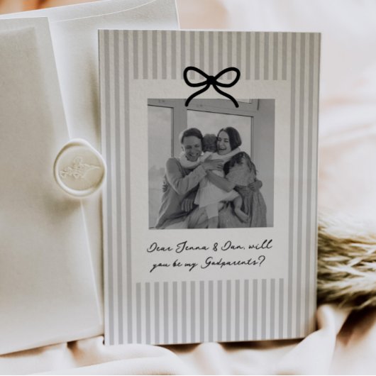 グレーのストライプの名付け親へのお願いカード 招待状