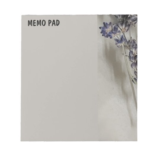 グレーのハイライトのあるラベンダーの茎 ノートパッド (正面)