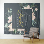 グレーのブッシュ フローラル ウォーターカラー ブライダル シャワー ウェルカム タペストリー (インサイチュ(横))