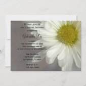 グレーのブライダルシャワーにソフトホワイトデイジー 招待状 (正面)
