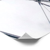 グレーのメタルフレームのローアングル写真 ポスター (角)