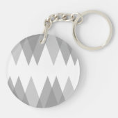 グレーの三角形 キーホルダー (裏面)