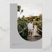 グレーの写真の日付カードをフォイルで保存 箔招待状 (裏面)