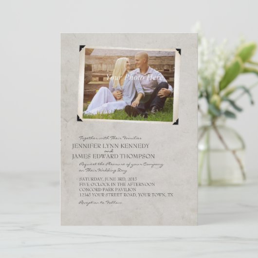 グレーの古いフォトアルバムページの結婚式招待状 招待状 (スタンド正面)