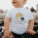 グレーの最初ののまわりに旅ザ・サン トドラーTシャツ<br><div class="desc">この祝水の色で小さな誕生日の最初のバースデーの最初の旅の日のまわりにのデザイン。</div>