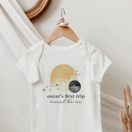 グレーの最初ののまわりに旅ザ・サン ベビーボディスーツ