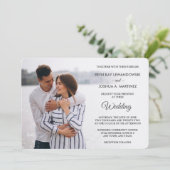 グレーの木製背景の写真テンプレート ウェディング招待状 招待状 (スタンド正面)