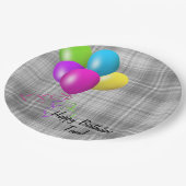 グレーの格子模様の誕生日バルーン ペーパープレート (アングル)