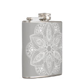 グレーの背景にエキゾチックな白の曼荼羅 フラスク (右)