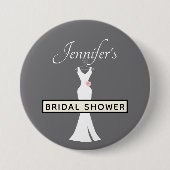 グレーの背景にエレガントな白のドレス - おしゃれなブライズシャワー 缶バッジ (正面)