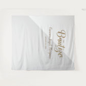 グレーの背景にゴールドの輝きを添えた、赤ちゃんの洗礼用オーダーメイドバウティスモバックドロップ タペストリー (正面(横))