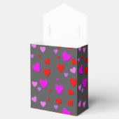 グレーの背景を持つ1000のハート フェイバーボックス (オープン)