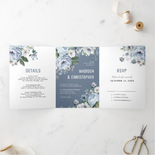 グレーの色合いのダスティーブルー ウィンター ラスティック ウェディング トリ 三つ折り案内状