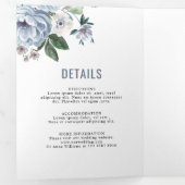 グレーの色合いのダスティーブルー ウィンター ラスティック ウェディング トレンド 三つ折り案内状 (内部最初)