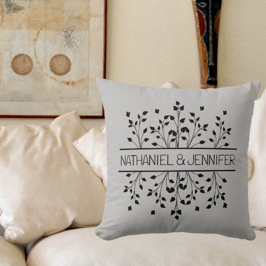 グレーの花柄フレームモノグラムウェディング クッション