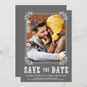 グレーの西部スタイルのスクリプトで「Save the Date」のお知らせ 招待状 (正面/裏面)