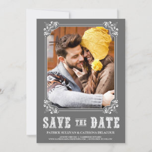 グレーの西部スタイルのスクリプトで「Save the Date」のお知らせ 招待状