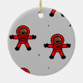グレーの赤いスーツの宇宙飛行士 セラミックオーナメント (裏面)