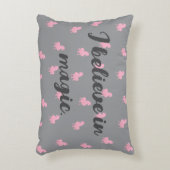 グレーの非表示ピンクのユニコーン アクセントクッション (正面(垂直))