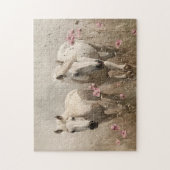 グレーの馬ピンクの花の油絵 ジグソーパズル (縦)