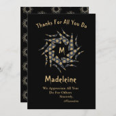 グレーの黄色い星三角形のパターンをパーソナライズ サンキューカード (正面/裏面)