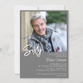 グレーの60歳の誕生日フォト 招待状 (正面)