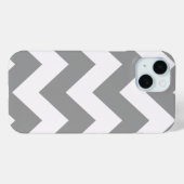 グレーはっきりしたシェブロン Case-Mate iPhoneケース (裏面 (横))