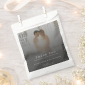 グレーはっきりしたミニマル型結婚写真 フェイバーバッグ (クリップ留めされた状態)