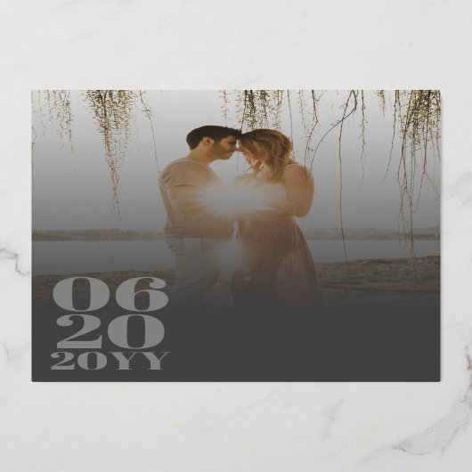 グレーはっきりしたミニマル型結婚写真 箔招待状 (裏面)