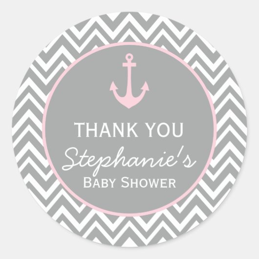 グレーアンドパステルピンクシェブロン航海のベビーシャワー ラウンドシール (正面)