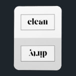 グレーアンドホワイトはっきりしたステンシルタイポグラフィ食洗機 マグネット<br><div class="desc">キッモダンチを盛り上げるお洒落食洗機マグネットと。この灰色と白の食洗機磁石はステンシモダンルタイポグラフィを特徴とする。これは卒業式の贈り物や贈り物として結婚完璧だ。その他の色も利用可能。</div>