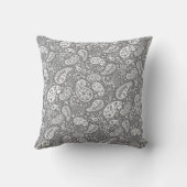 グレーアンドホワイトペイズリー装飾用クッション クッション (裏面)