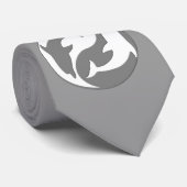 グレーアンドホワイト陰陽ドルフィンネクタイ ネクタイ (ロール)