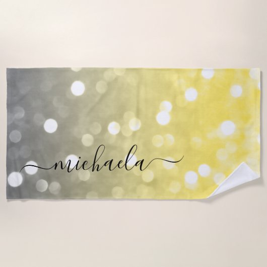 グレーイエロースパークリー《写真》ぼけ味名前をカスタムする ビーチタオル (正面)