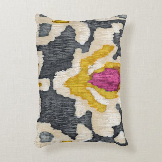 グレーイエローピンクトライバルイカット アクセントクッション (正面(垂直))